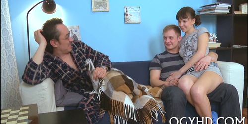 Дядя вместе с племянником трахнули его девушку